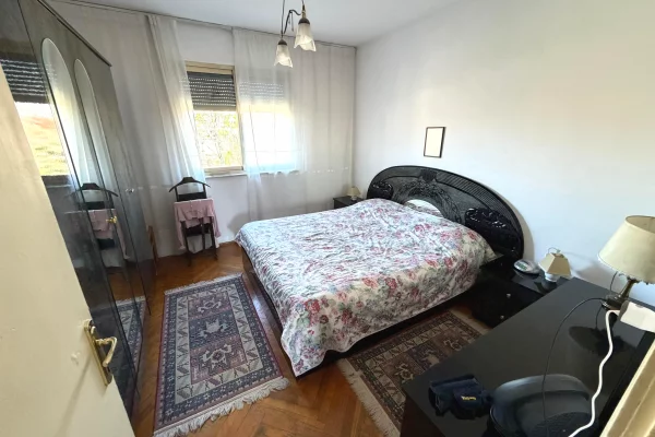 Shtepi me qera Apartament ne Tirane, 1+1, Mobilimi E mobiluar, Pagesa 35,000  Leke.