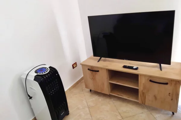 Shtepi me qera Shtepi Private ne Tirane, 1+1, Mobilimi E mobiluar, Pagesa 35,000  Leke.