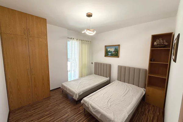 Shtepi me qera Apartament ne Tirane, 2+1, Mobilimi E mobiluar, Pagesa 650  Euro.
