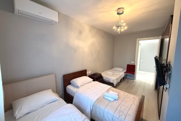 Shtepi me qera Apartament ne Tirane, 2+1, Mobilimi E mobiluar, Pagesa 800  Euro.