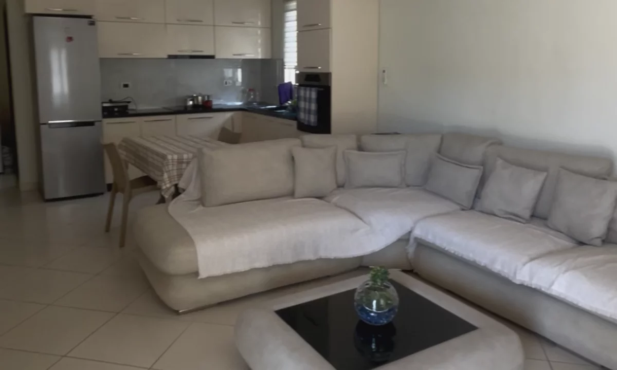 Shtepi me qera Shtepi Private ne Tirane, 2+1, Mobilimi E mobiluar, Pagesa 4,000  Leke.