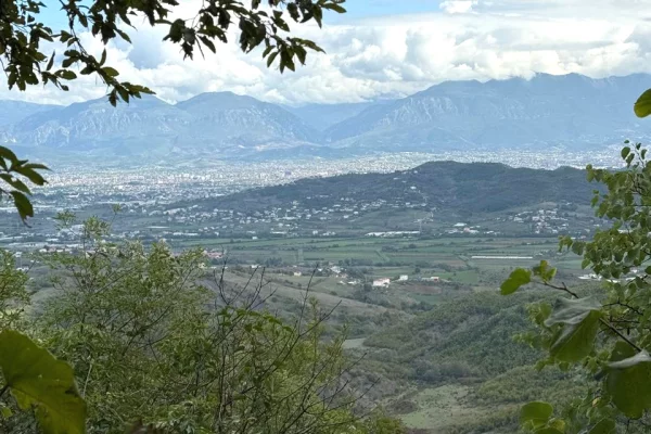 Shtepi ne shitje 3+1 ne Tirane - 100,000 Euro