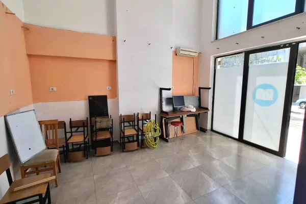 Jepet Ambjent Binzesi me qera tek Medreseja !!