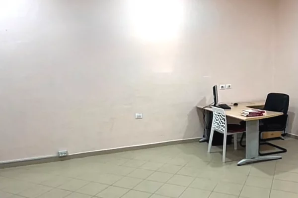 Shitet Ambjent Biznesi tek Komuna e Parisit, prane Pasticeri Nefeli !!