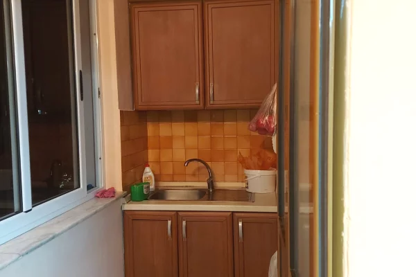 Shtepi ne shitje Apartament ne Tirane, 2+1, Mobilimi E mobiluar, Pagesa 14,500,000  Leke.