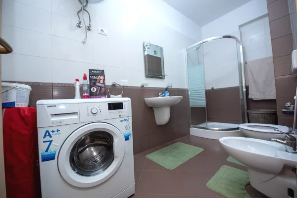 Shtepi ne shitje Apartament ne Vlore, 1+1, Mobilimi E mobiluar, Pagesa 14,500,000  Leke.