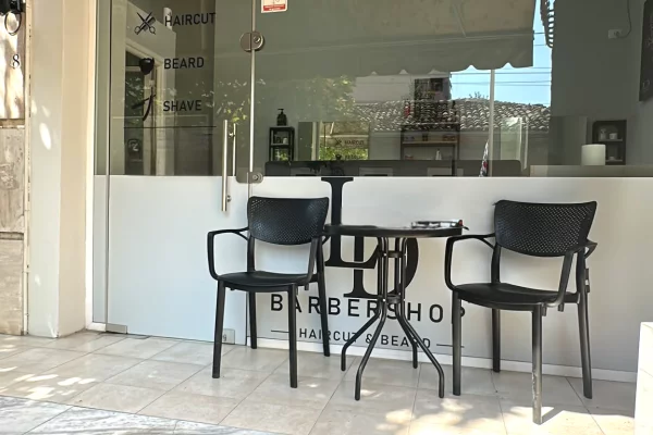 Shitet Ambjent Biznesi Barbershop tek Rruga e Barrikadave, prane gjimnazit Sami Frasheri !!