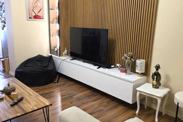 Shtepi ne shitje Apartament ne Tirane, 2+1, Mobilimi E mobiluar, Pagesa 24,500,000  Leke.