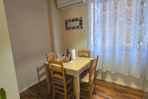 Shtepi ne shitje Apartament ne Tirane, 2+1, Mobilimi E mobiluar, Pagesa 24,500,000  Leke.