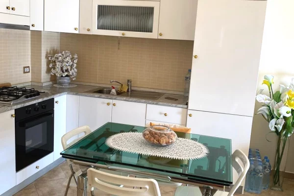 Shtepi ne shitje Apartament ne Durres, 1+1, Mobilimi E mobiluar, Pagesa 150,000  Euro.