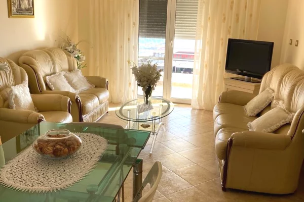 Shtepi ne shitje Apartament ne Durres, 1+1, Mobilimi E mobiluar, Pagesa 150,000  Euro.