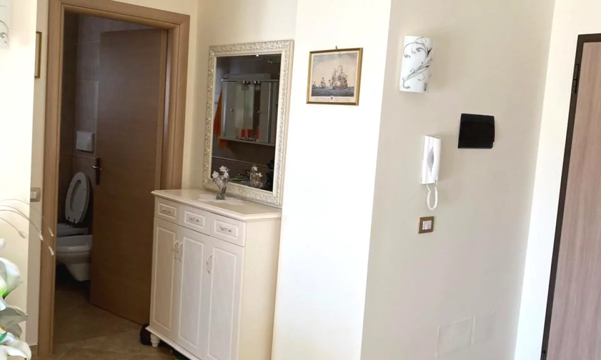 Shtepi ne shitje Apartament ne Durres, 1+1, Mobilimi E mobiluar, Pagesa 150,000  Euro.