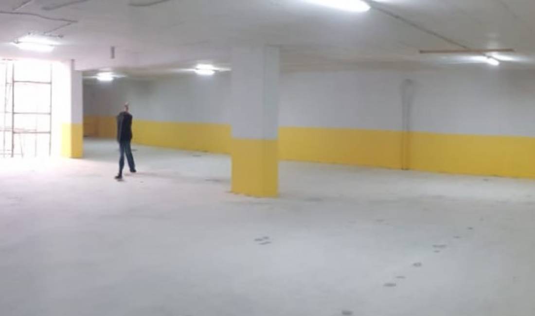 Shitet garazhd te Rruga Stavri Themeli