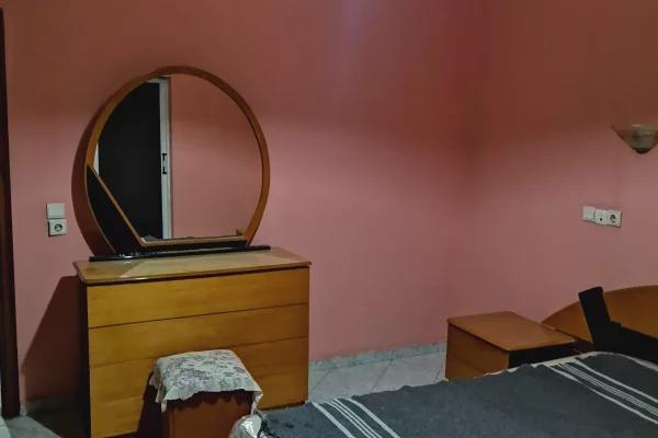 Shtepi me qera Apartament ne Sarande, 2+1, Mobilimi E mobiluar, Pagesa 500  Euro.