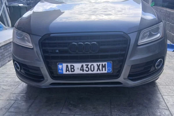 Makina ne shitje ne Tirane - 8,000 Euro