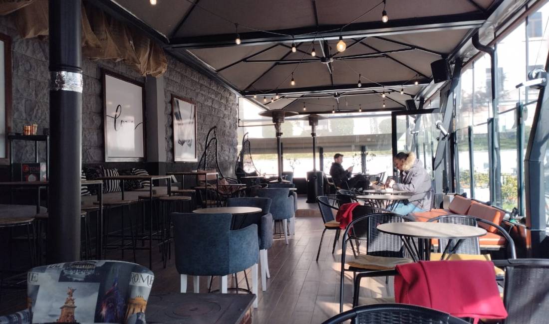 Bar-Lounge Tek Qyteti Studenti 