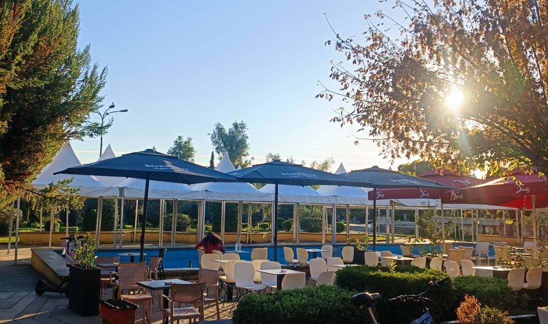 Bar Cafe Me Qera Tek Qyteti Studenti 