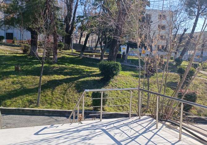 Dyqan Open Space I Investuar Ne Qender Te Qytetit Studenti 