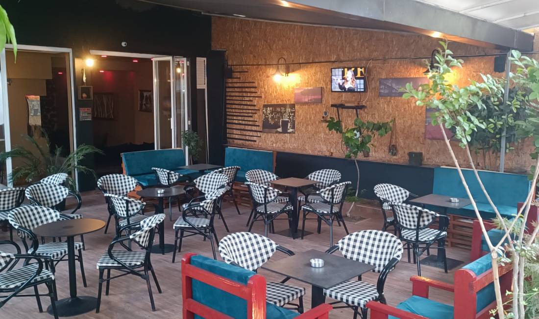 Bar I Kompletuar Me Qera 