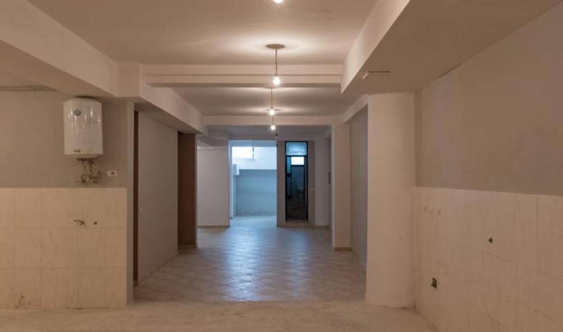 Shitet Ambient Biznesi Tek 21 Dhjetori