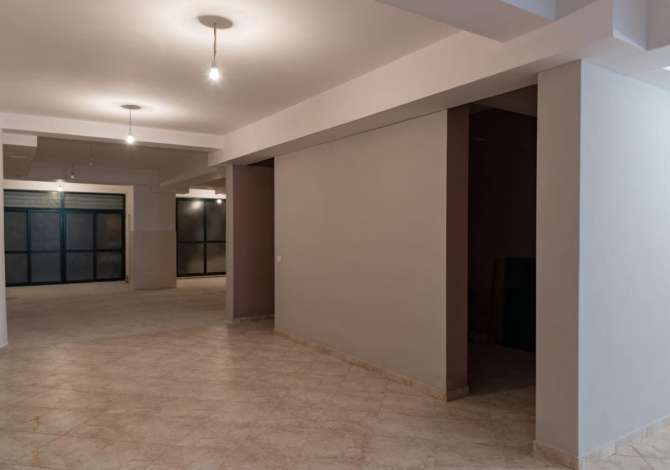 Shitet Ambient Biznesi Tek 21 Dhjetori