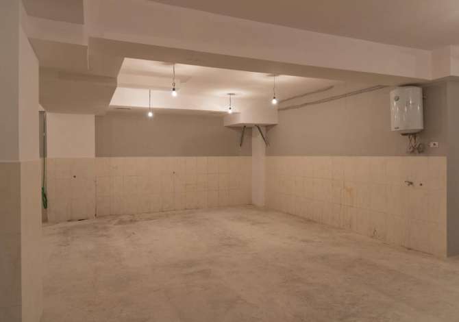 Shitet Ambient Biznesi Tek 21 Dhjetori