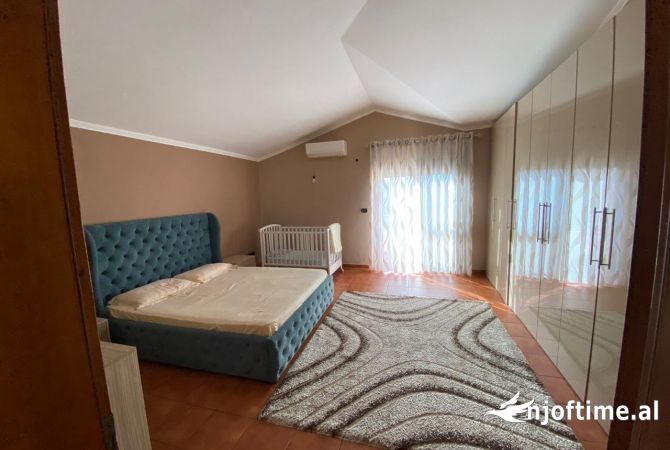 Shtepi me qera Apartament ne Durres, 5+1, Mobilimi Pjeserisht e mobiluar, Pagesa 300  Euro.