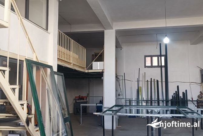 Magazina dhe Zyra Ne Shkozet