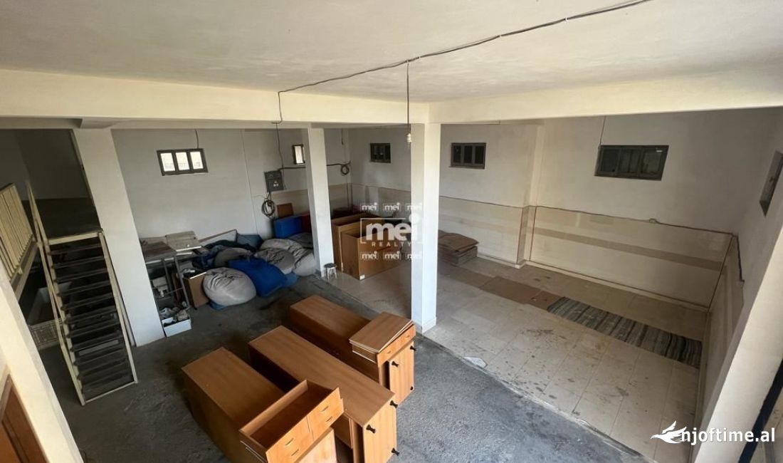 Magazina dhe Zyra Ne Shkozet