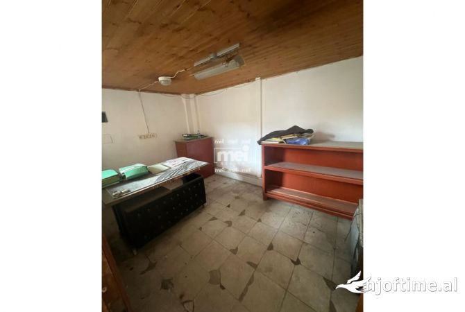 Ambient biznesi me qera 3+1 ne Durres - 600 Euro