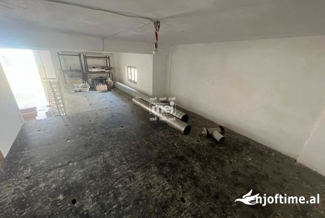 Magazina dhe Zyra Ne Shkozet