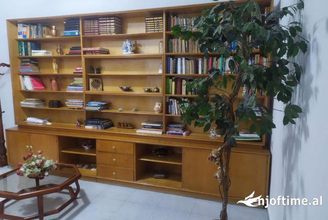 Shtepi me qera Apartament ne Tirane, 2+1, Mobilimi E mobiluar, Pagesa 55,000  Leke.