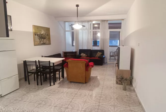 Shtepi me qera Apartament ne Tirane, 2+1, Mobilimi E mobiluar, Pagesa 55,000  Leke.