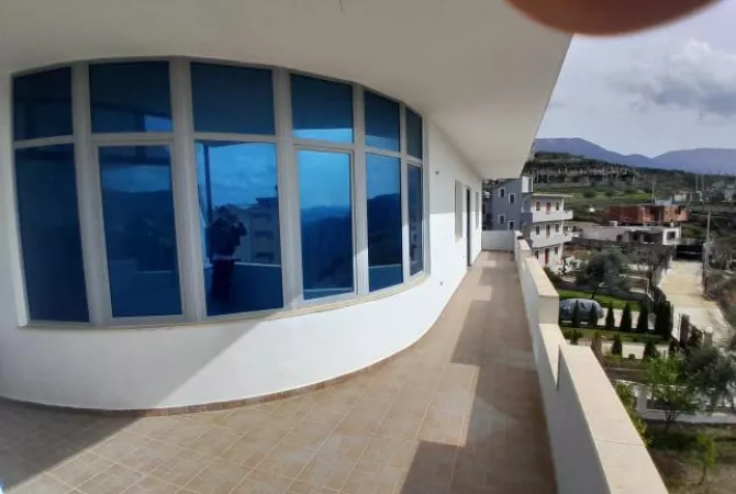 Shtepi ne shitje Shtepi Private ne Tirane, 7+1, Mobilimi Bosh, pa mobiluar, Pagesa 415,000  Euro.