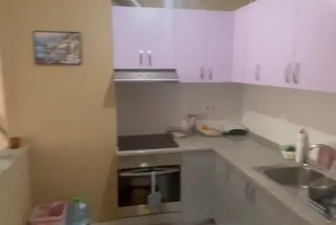 Shtepi ne shitje Apartament ne Tirane, 1+1, Mobilimi E mobiluar, Pagesa 150,000  Euro.