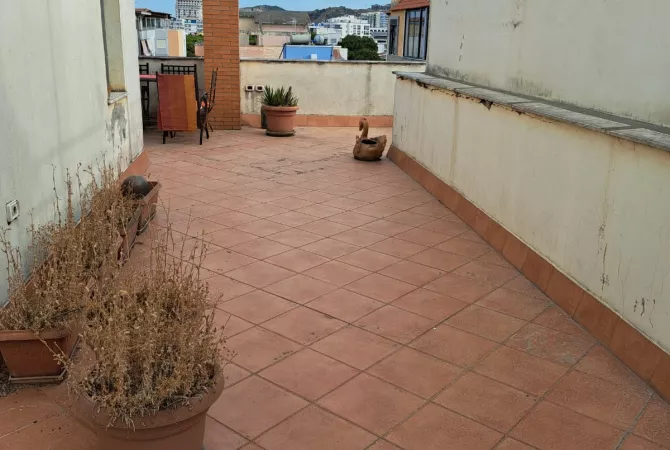 Appartamento in vendita a Durazzo 1+1, Arredato