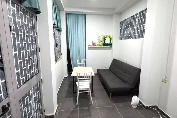 Zyrë Me Qera Tek ish Tregu Elektrik 