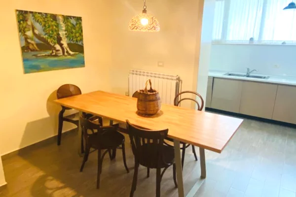 Appartamento in vendita a Tirana 2+1, Arredato