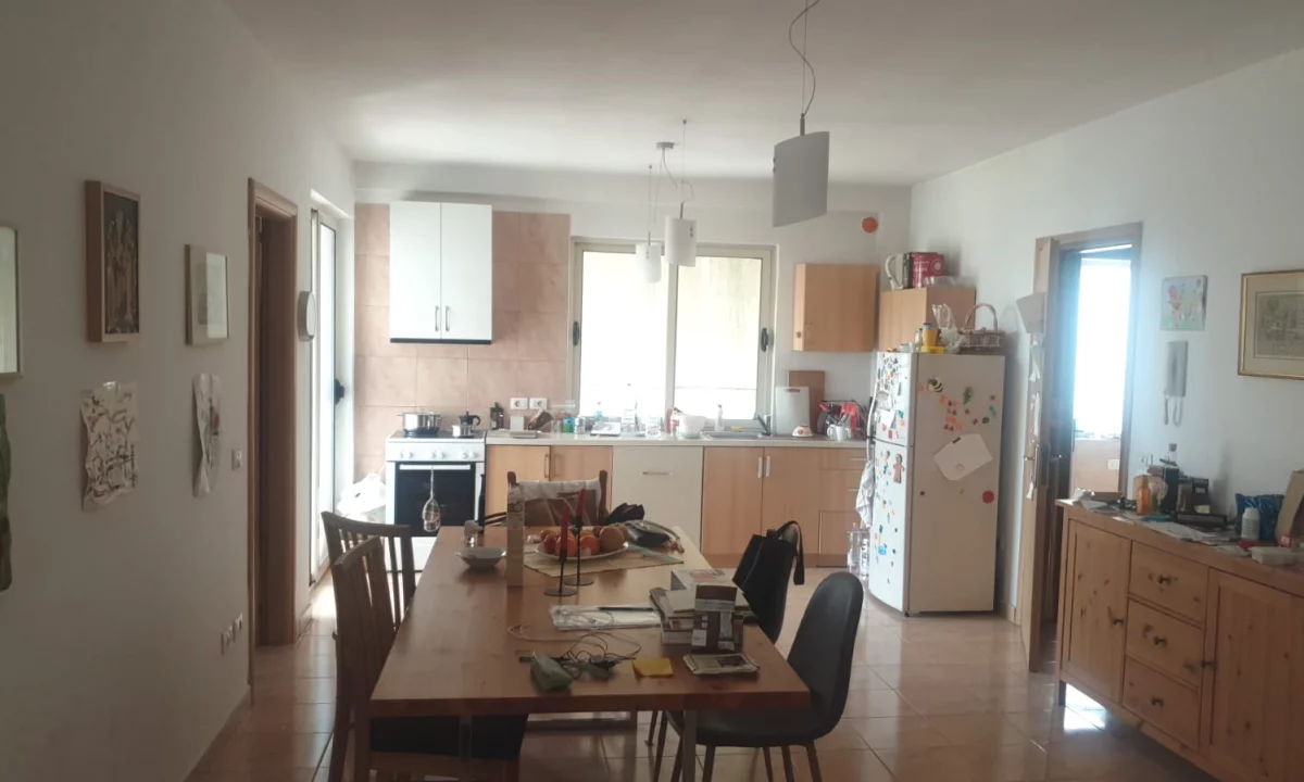 Shtepi me qera Apartament ne Tirane, 2+1, Mobilimi E mobiluar, Pagesa 45,000  Leke.