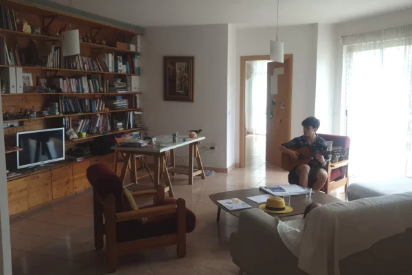 Shtepi me qera Apartament ne Tirane, 2+1, Mobilimi E mobiluar, Pagesa 45,000  Leke.