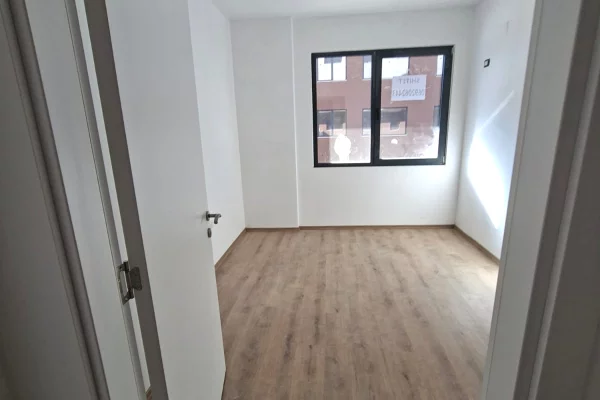 Shtepi ne shitje Apartament ne Tirane, 2+1, Mobilimi Bosh, pa mobiluar, Pagesa 190,000  Euro.