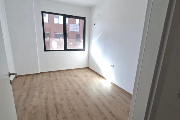 Shtepi ne shitje Apartament ne Tirane, 2+1, Mobilimi Bosh, pa mobiluar, Pagesa 190,000  Euro.