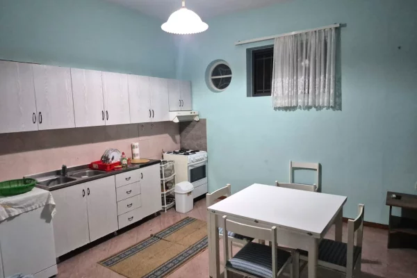 Shtepi me qera Apartament ne Tirane, 1+1, Mobilimi E mobiluar, Pagesa 40,000  Leke.