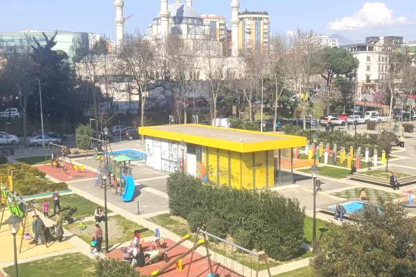 Zyra Me Qera Tek Downtown One