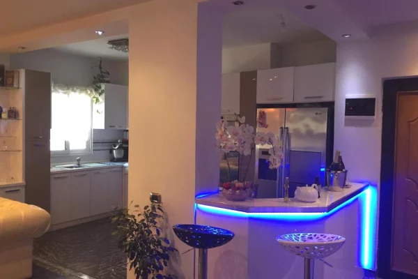 Appartamento in affitto a Tirana 2+1, Arredato