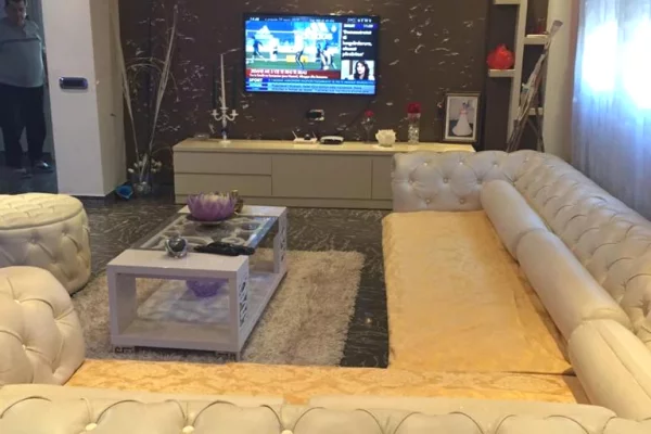 Appartamento in affitto a Tirana 2+1, Arredato