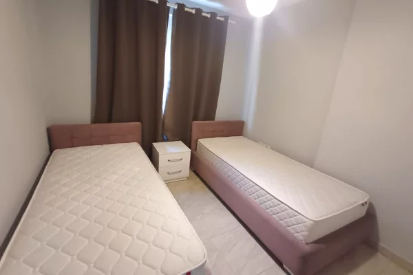 Shtepi me qera Apartament ne Tirane, 2+1, Mobilimi E mobiluar, Pagesa 500  Euro.