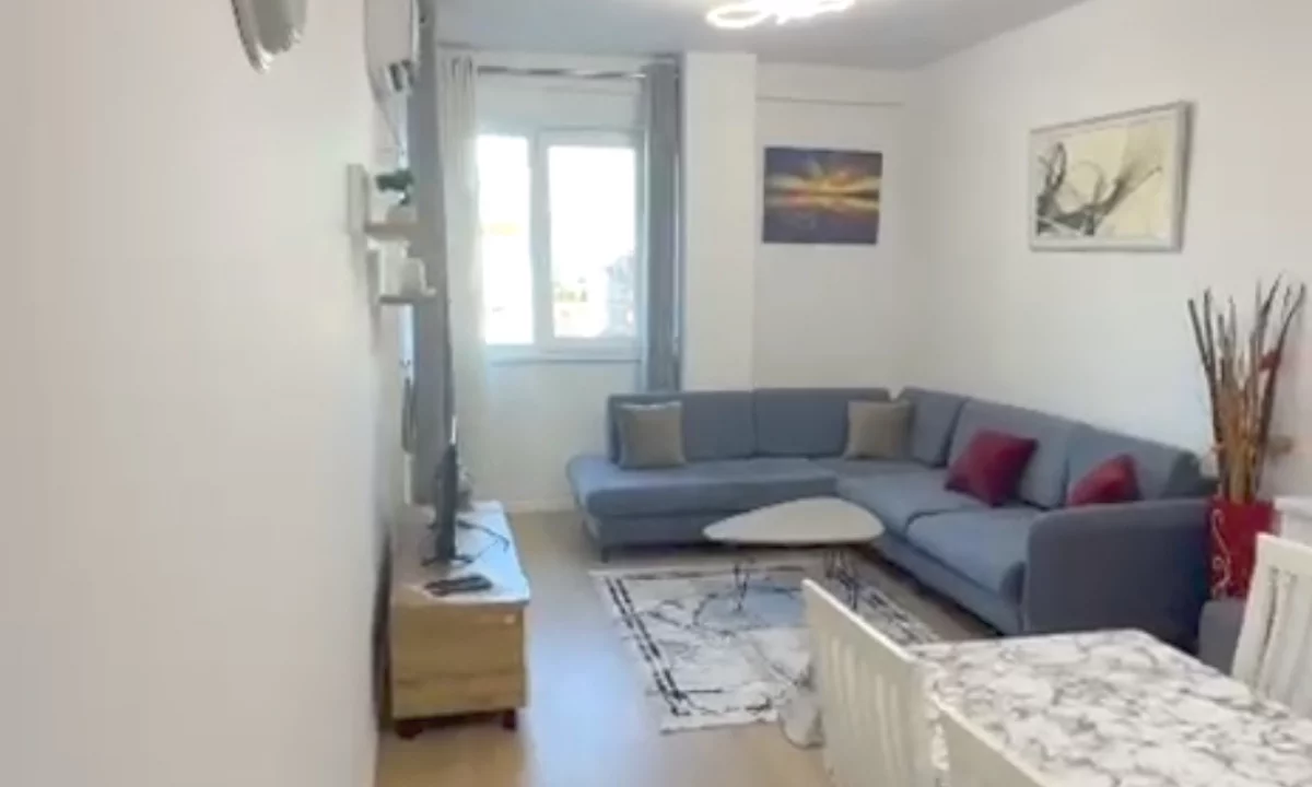 Shtepi me qera Apartament ne Tirane, 1+1, Mobilimi E mobiluar, Pagesa 45,000  Leke.
