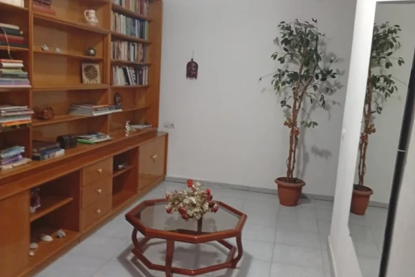 Shtepi me qera Apartament ne Tirane, 2+1, Mobilimi E mobiluar, Pagesa 60,000  Leke.