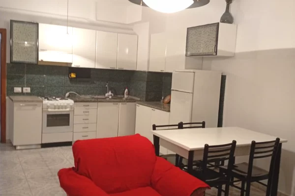 Shtepi me qera Apartament ne Tirane, 2+1, Mobilimi E mobiluar, Pagesa 60,000  Leke.